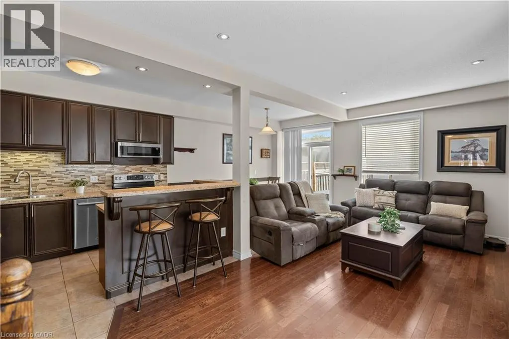 27 MARINA POINT Crescent