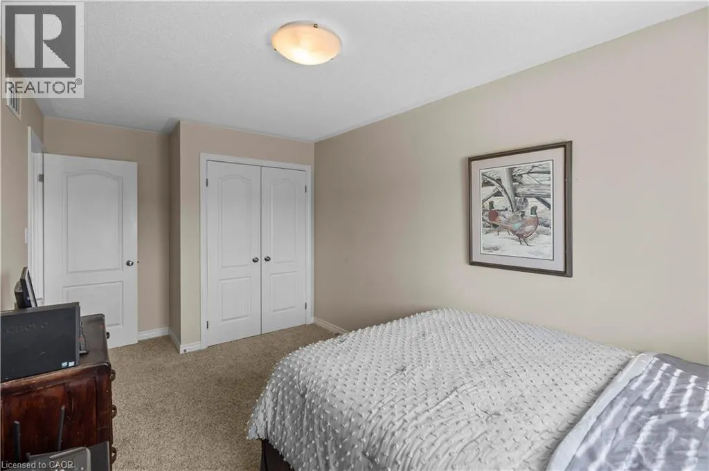 27 MARINA POINT Crescent