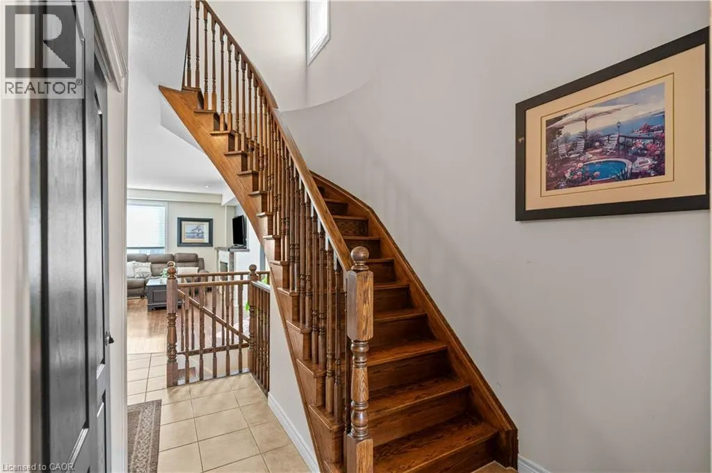 27 MARINA POINT Crescent