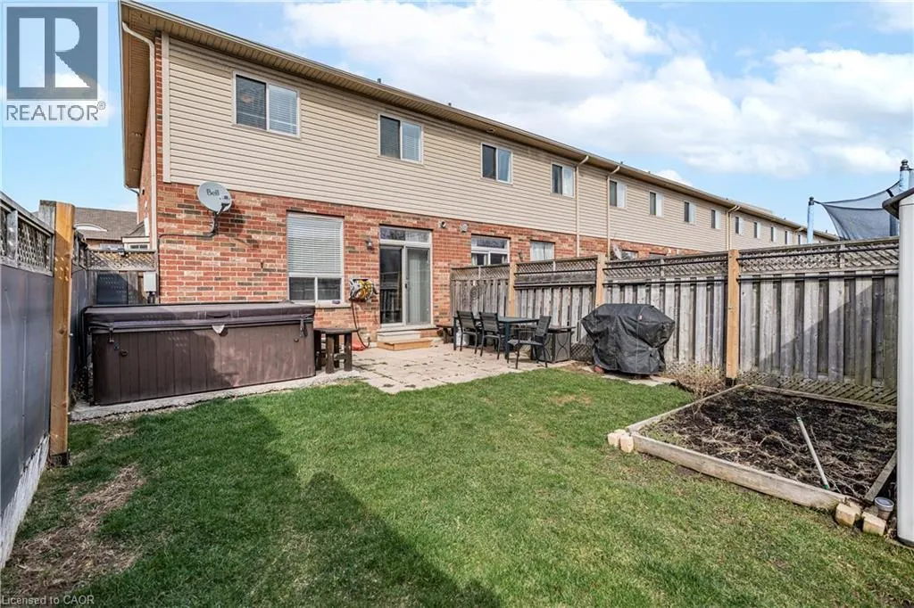 27 MARINA POINT Crescent