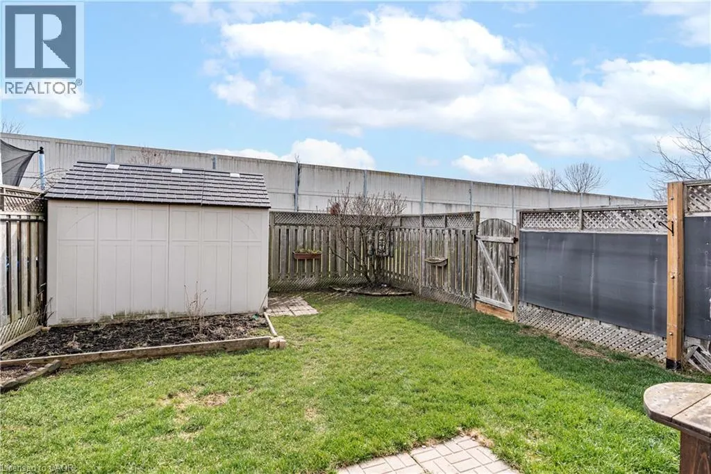 27 MARINA POINT Crescent