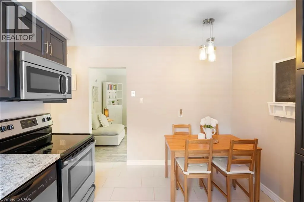 49 LAURIS Avenue