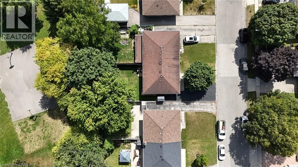 49 LAURIS Avenue