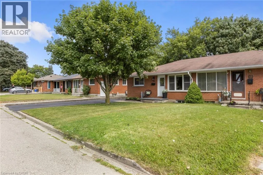 49 LAURIS Avenue