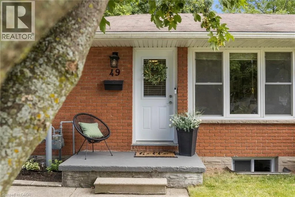 49 LAURIS Avenue
