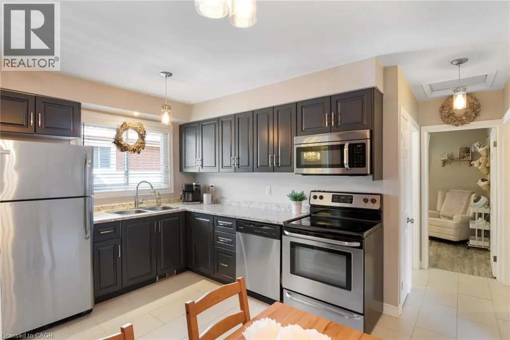 49 LAURIS Avenue