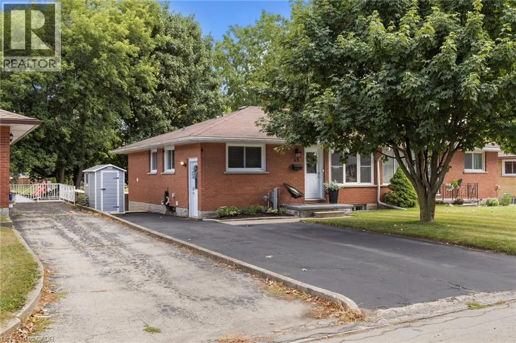 49 LAURIS Avenue