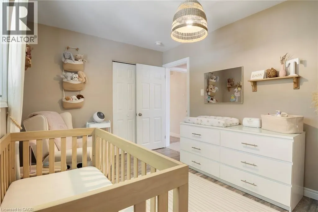 49 LAURIS Avenue