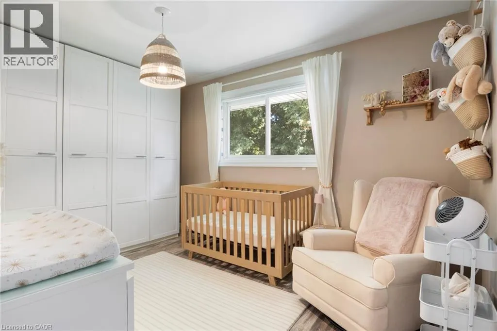 49 LAURIS Avenue