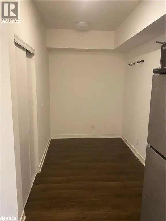 56 LAKESIDE Terrace