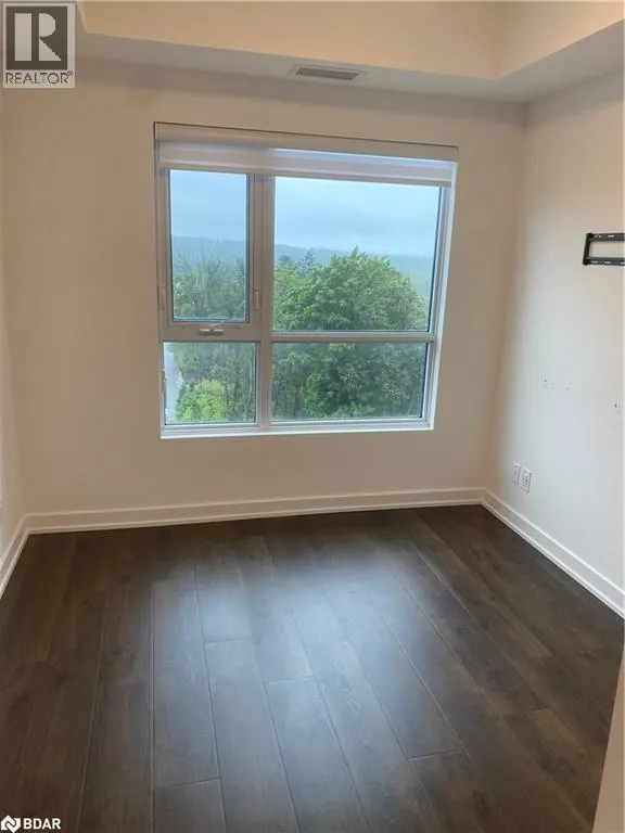 56 LAKESIDE Terrace