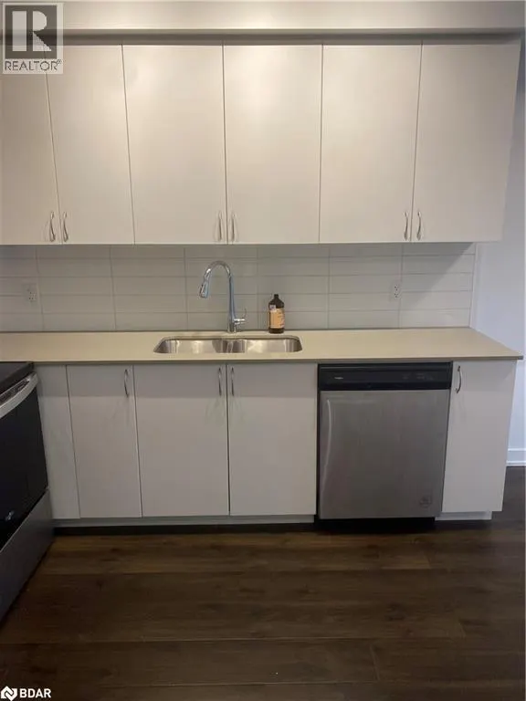 56 LAKESIDE Terrace