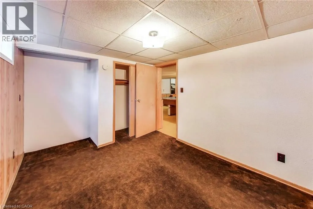 5 WOODSVIEW Place