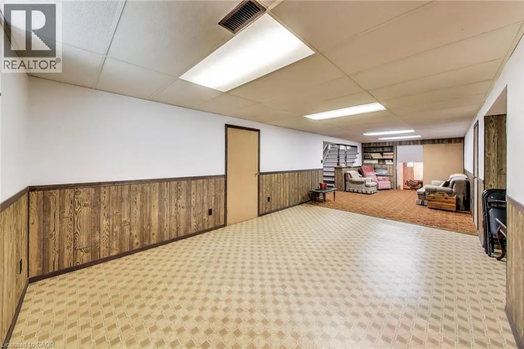 5 WOODSVIEW Place