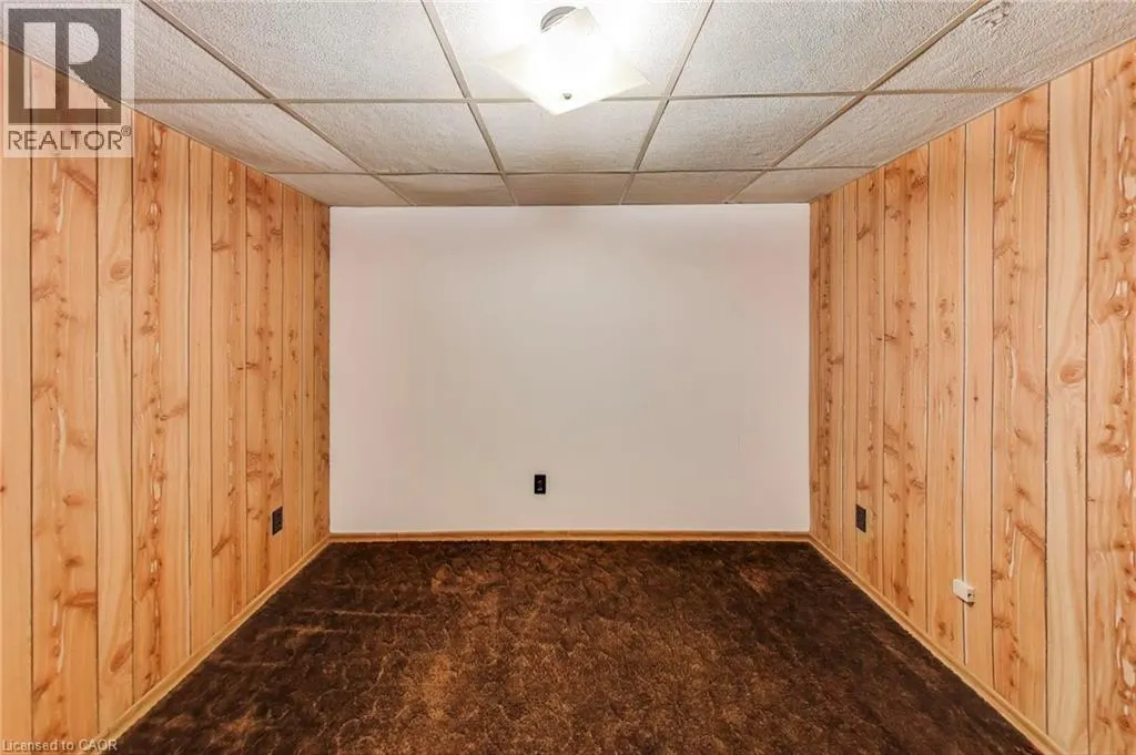 5 WOODSVIEW Place