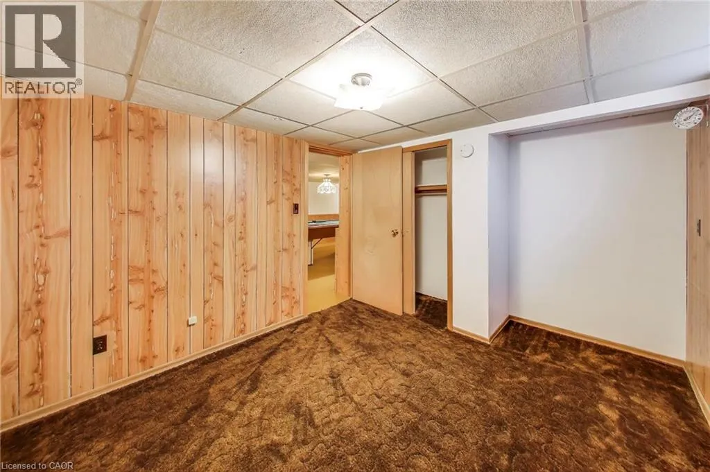 5 WOODSVIEW Place