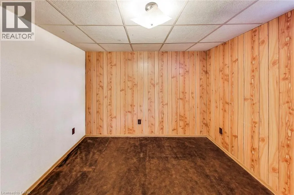 5 WOODSVIEW Place
