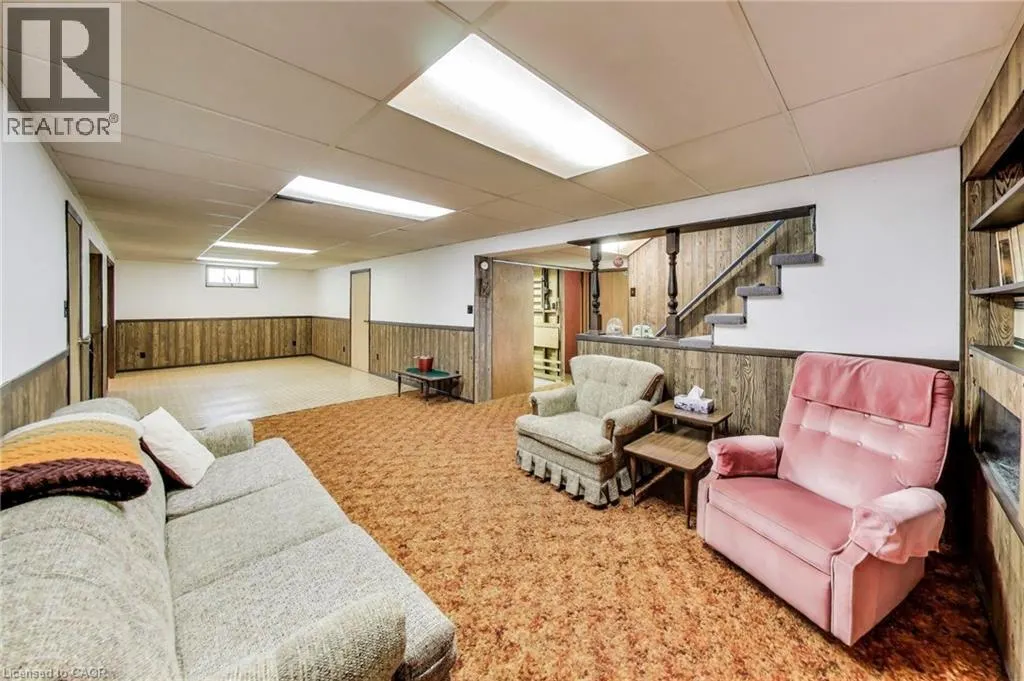 5 WOODSVIEW Place
