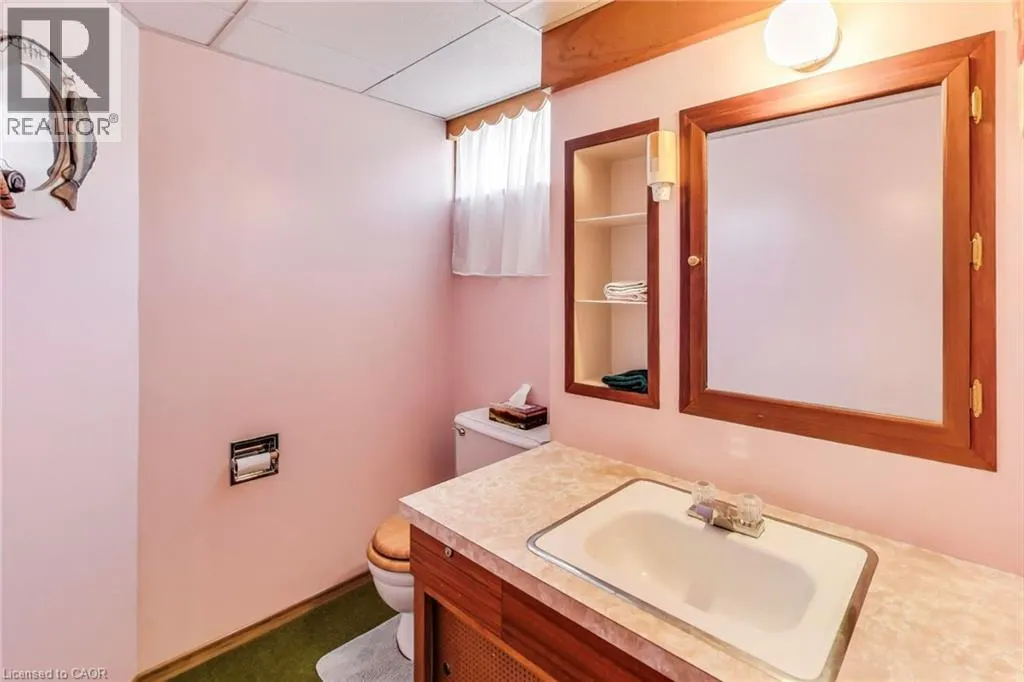 5 WOODSVIEW Place