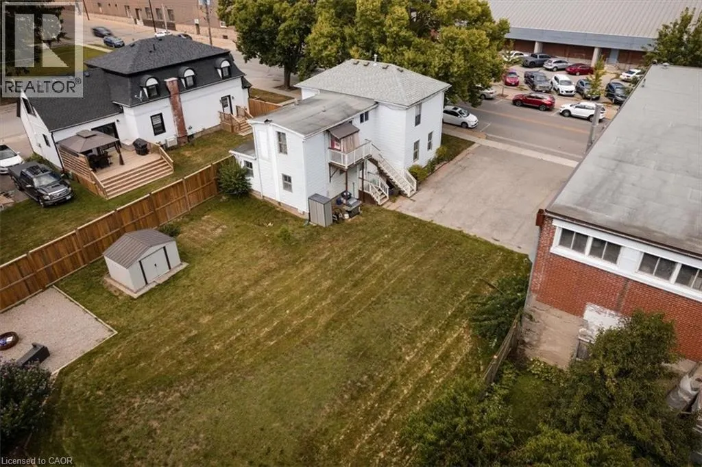 136 ROBINSON Street