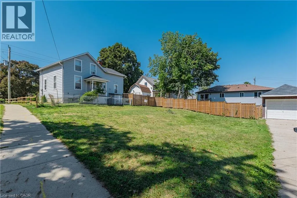 536 DUKE Street W