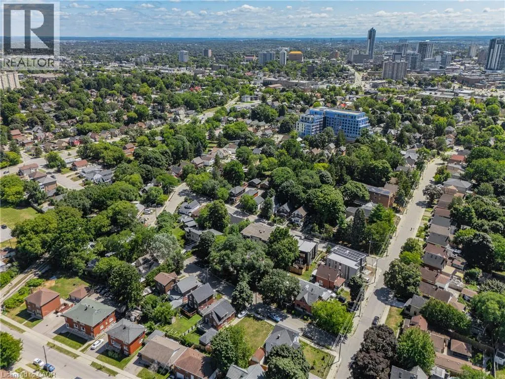 536 DUKE Street W