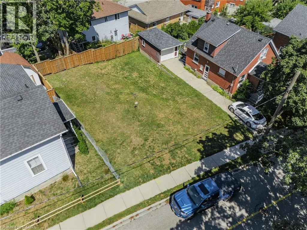 536 DUKE Street W
