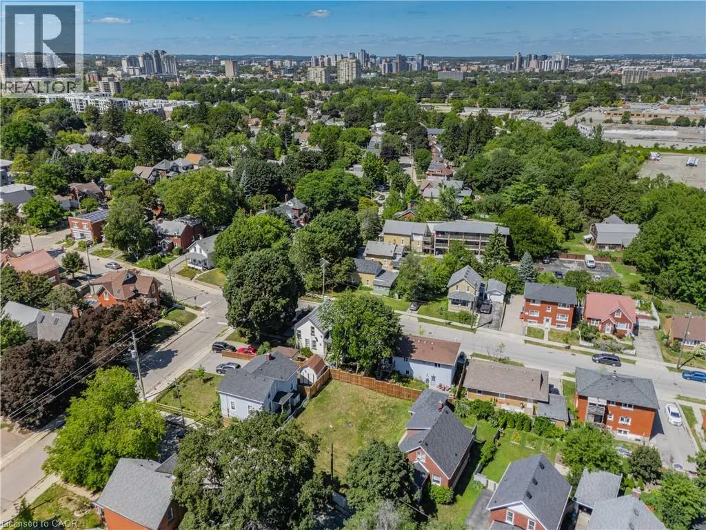 536 DUKE Street W