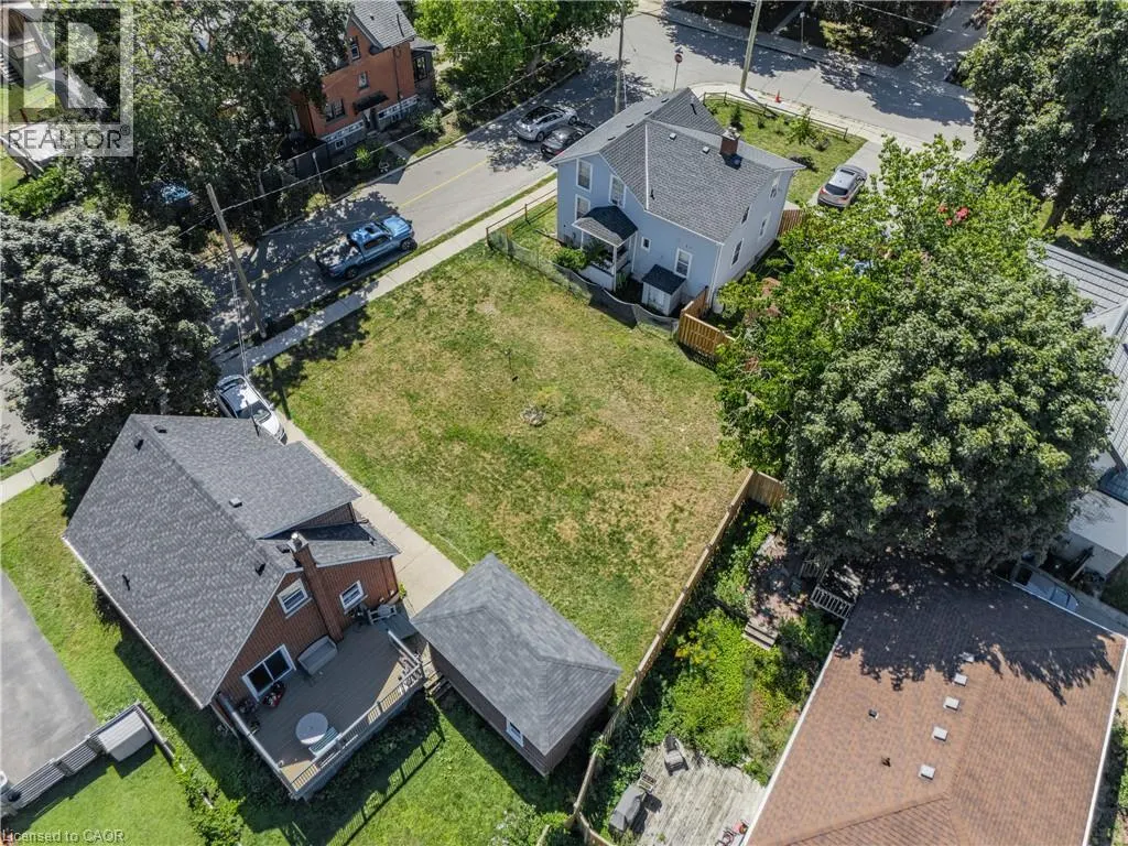 536 DUKE Street W