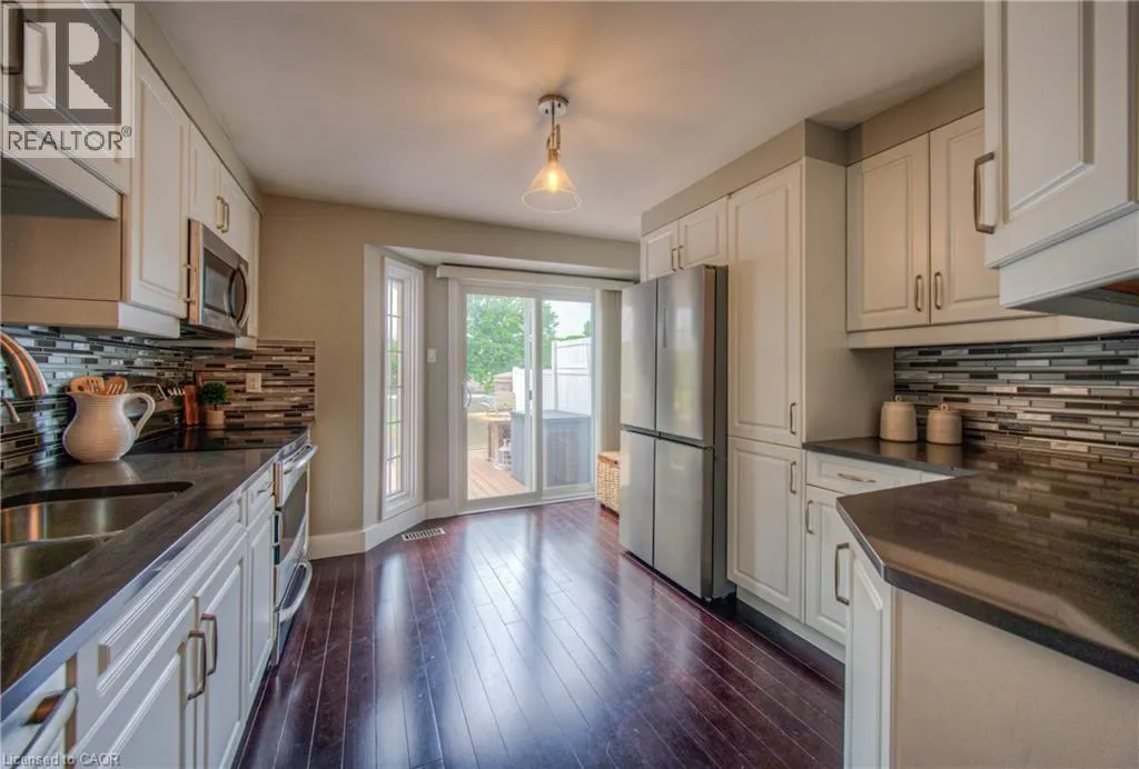 313 GEORGE Street N Unit# 4, #4