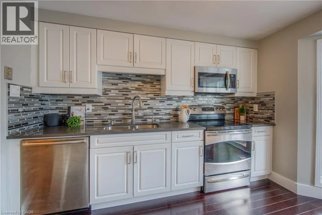 313 GEORGE Street N Unit# 4, #4