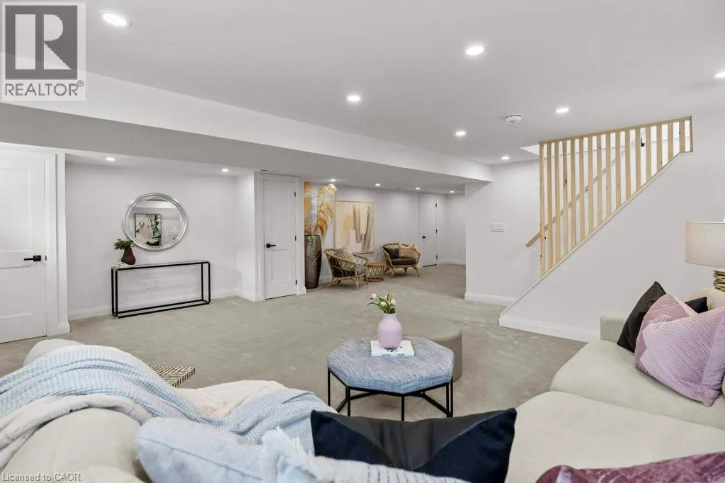 877 CONDOR Drive