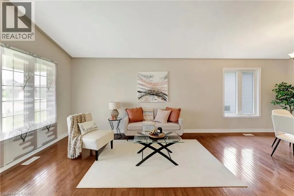 25 MAPLEVIEW Drive