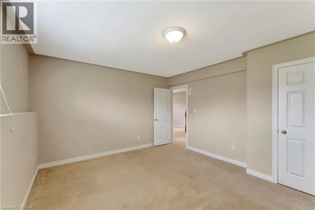 25 MAPLEVIEW Drive