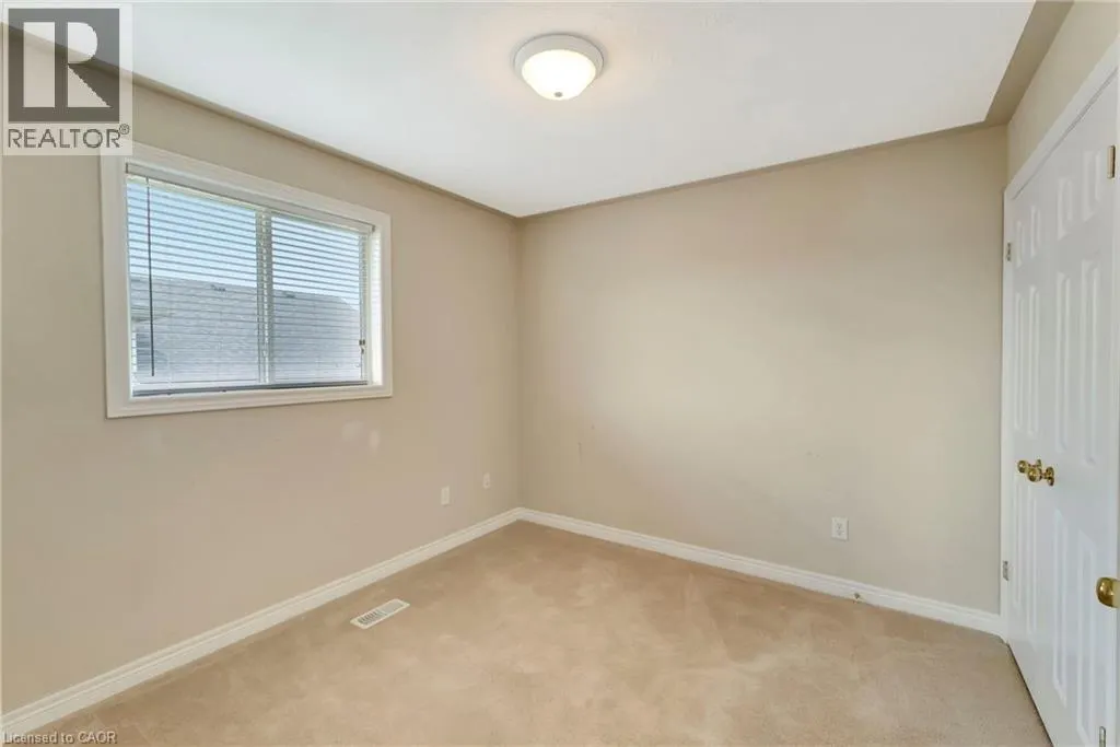 25 MAPLEVIEW Drive