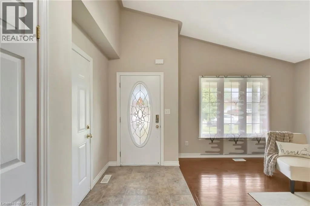 25 MAPLEVIEW Drive
