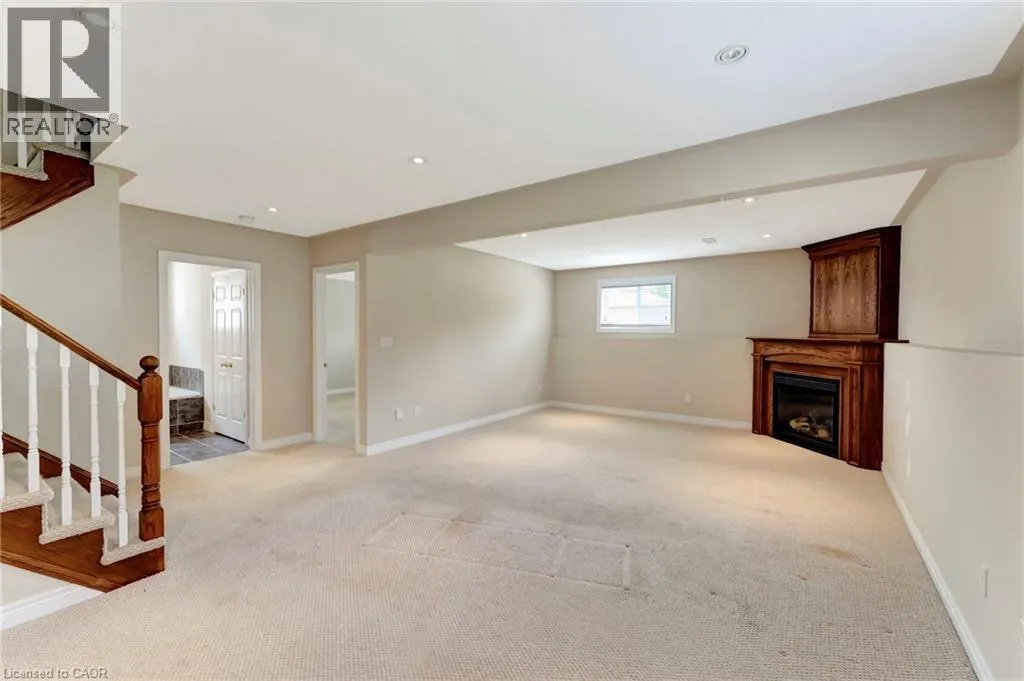 25 MAPLEVIEW Drive