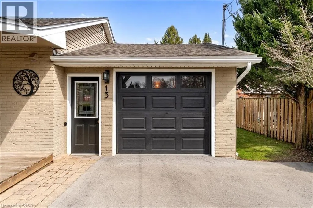 13 LORIMER Street
