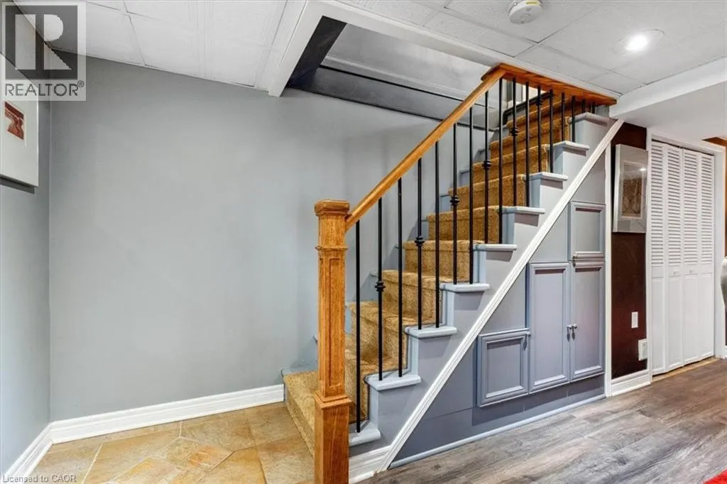 13 LORIMER Street