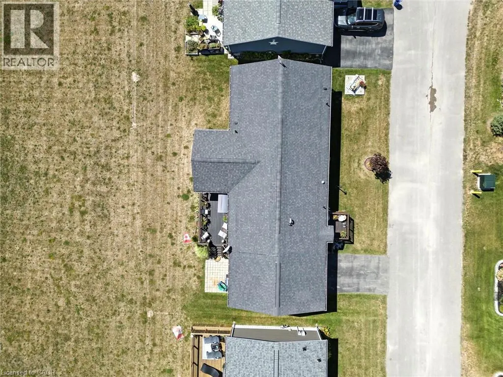 55 RIVERBEND Crescent