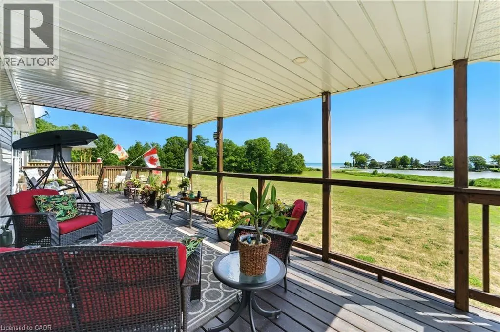 55 RIVERBEND Crescent