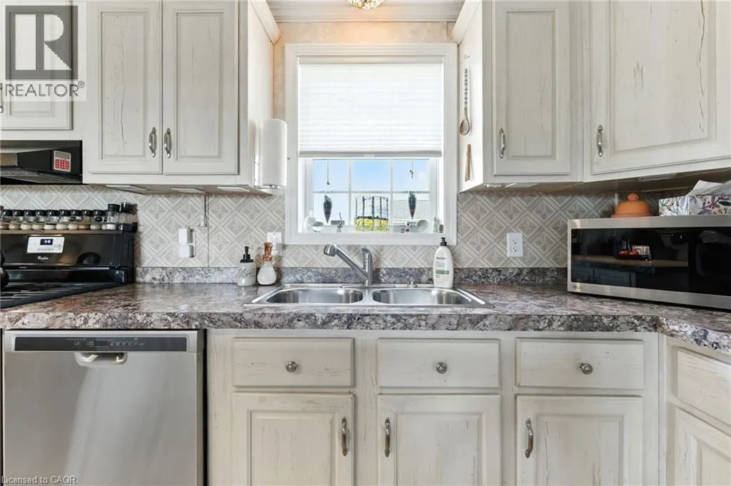 55 RIVERBEND Crescent