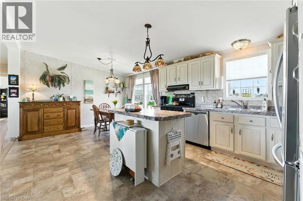 55 RIVERBEND Crescent