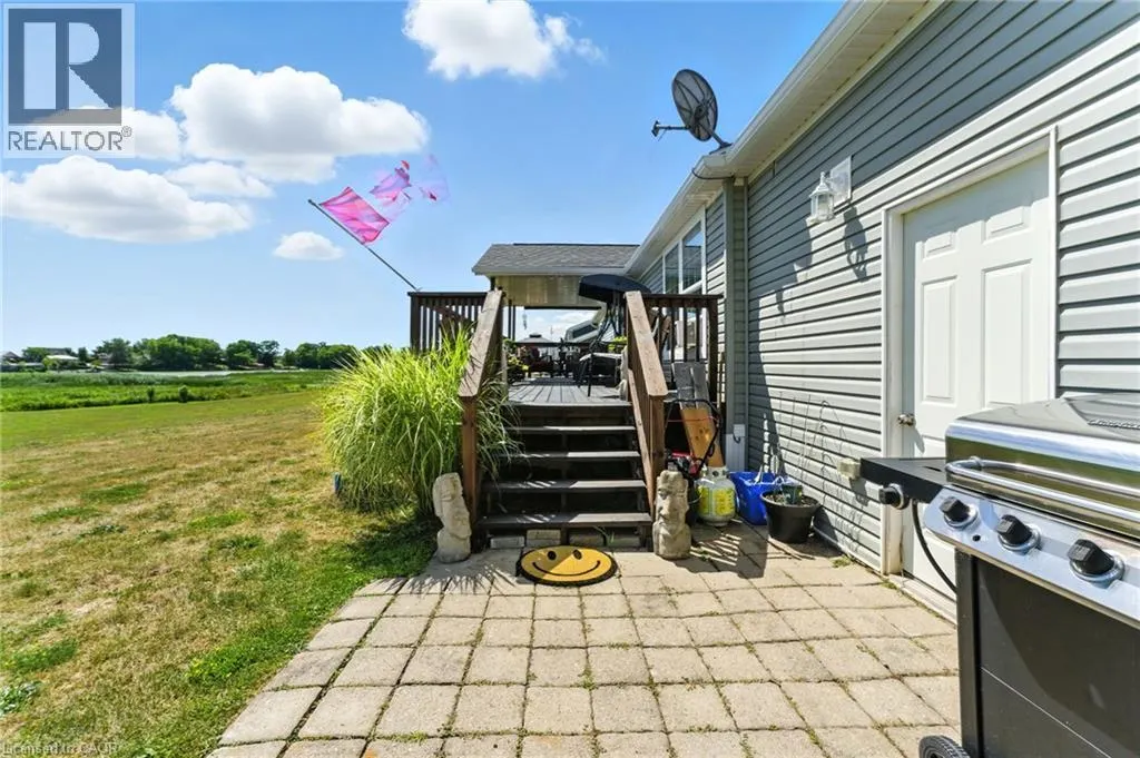 55 RIVERBEND Crescent