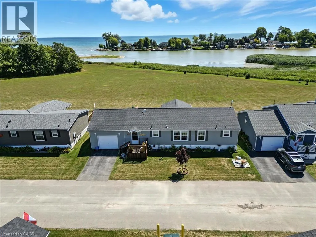 55 RIVERBEND Crescent