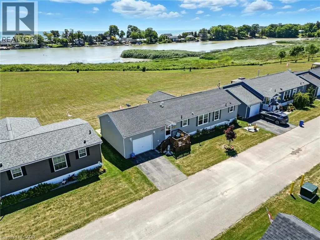 55 RIVERBEND Crescent