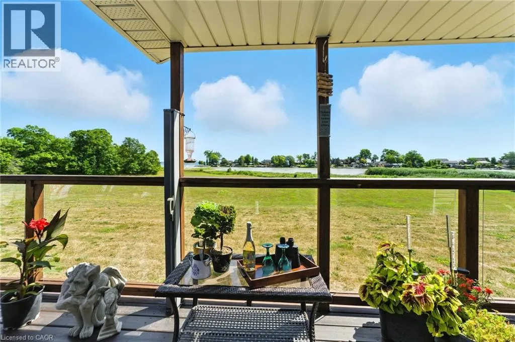 55 RIVERBEND Crescent