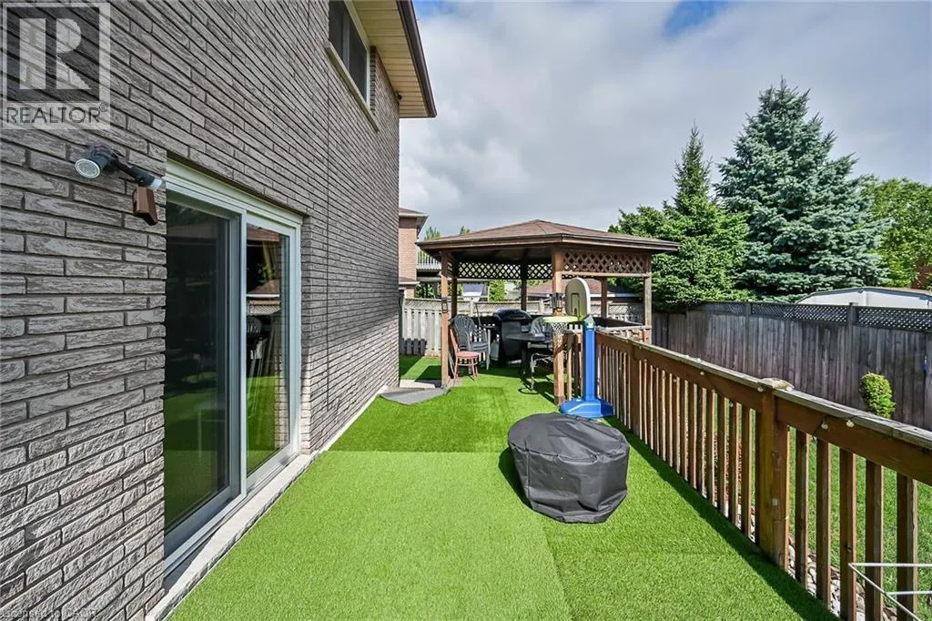 140 SOLOMON Crescent