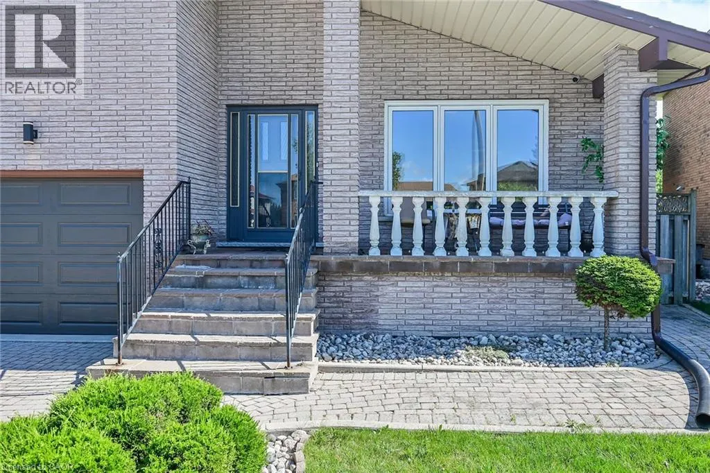 140 SOLOMON Crescent