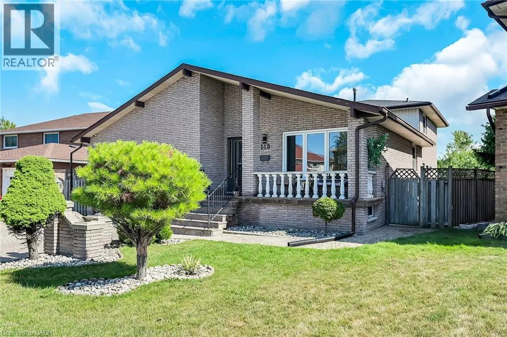 140 SOLOMON Crescent